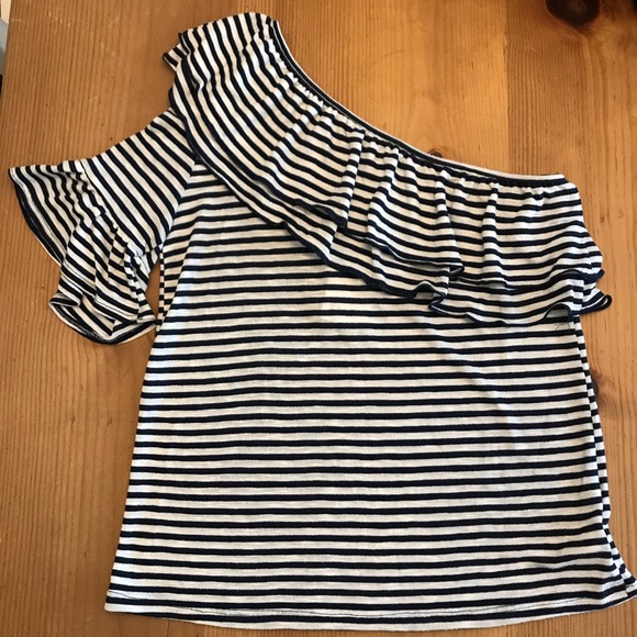 Assymetrical Ruffle Top - Picture 5 of 6